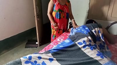 After the wife went to the office, the hubby gave a breath-taking nail to the maid. in clear Hindi voice